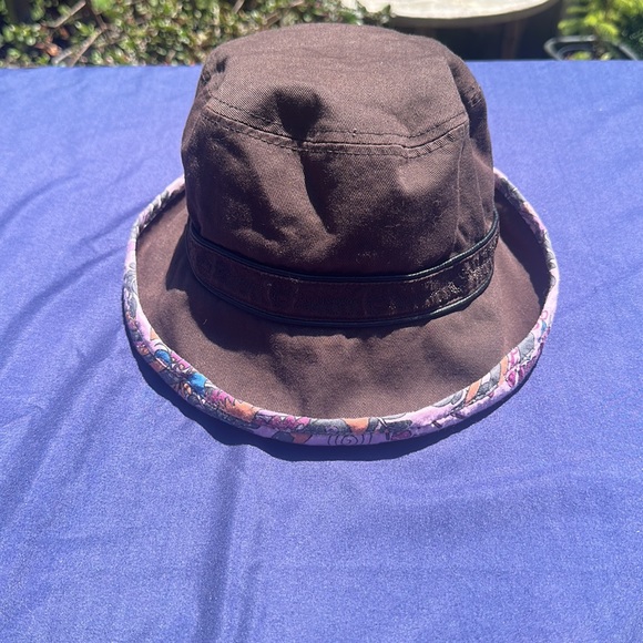 Prana Reversible Bucket hat brown metal logo to pink Floral pattern inner OS - Picture 5 of 8